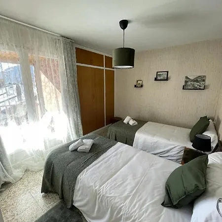 Casa O Xalet A Pie Del Funicamp -